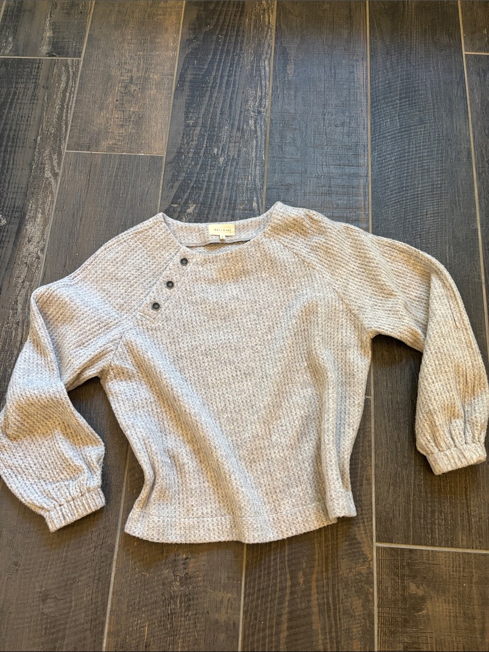 MELLODAY Light Heather Gray Waffle-Knit Crewneck Sweater with Shoulder Buttons